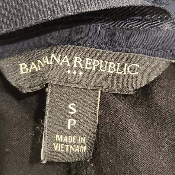Banana Republic navy & blk vneck shirt - Picture 6 of 6